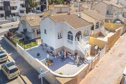 Cluster house for sale in Los Altos, Torrevieja, Alicante. 