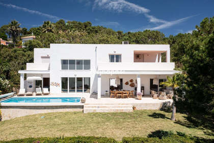 Cluster house for sale in Estepona, Málaga. 