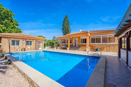 Cluster house for sale in Rojales, Alicante. 