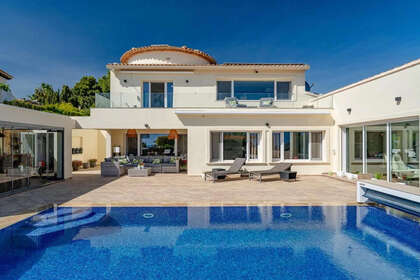 Cluster house for sale in Moraira, Alicante. 