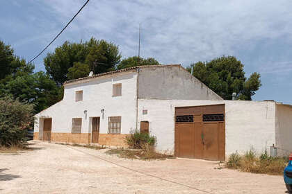 Ranch for sale in Yecla, Murcia. 