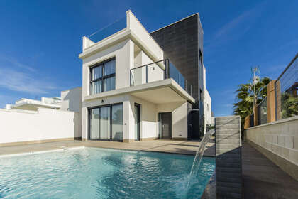Cluster house for sale in San Miguel de Salinas, Alicante. 