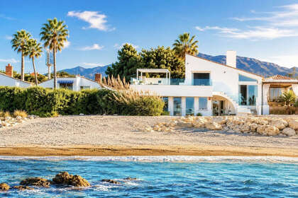 House for sale in Estepona, Málaga. 