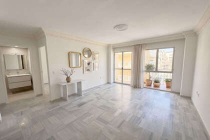 Apartment for sale in San luis de sabinillas, Málaga. 