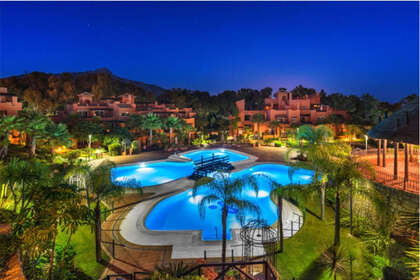 Apartment for sale in Nueva andalucia, Málaga. 