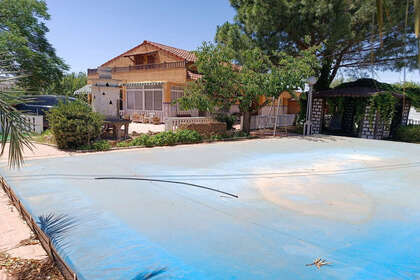 Cluster house for sale in Yecla, Murcia. 