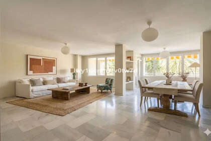 Apartment for sale in El Limonar, Vélez-Málaga. 
