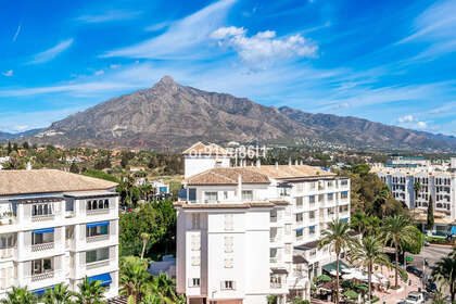 Apartment for sale in Puerto Banús, Málaga. 