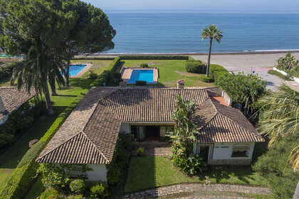 Cluster house for sale in Estepona, Málaga. 
