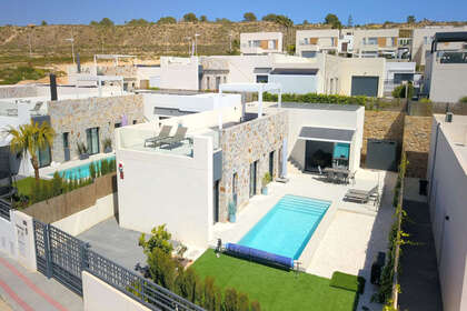 Cluster house for sale in Algorfa, Alicante. 