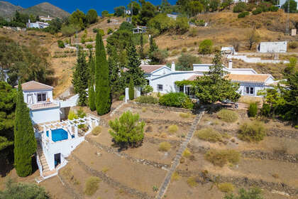 Cluster house for sale in Cómpeta, Málaga. 