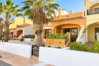Huse til salg i Algorfa, Alicante. 