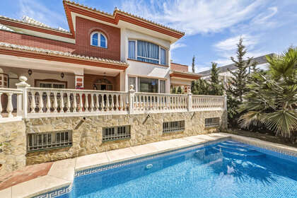 Cluster house for sale in Benalmádena, Málaga. 