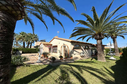 Maison de ville vendre en Cabo Roig, Alicante. 
