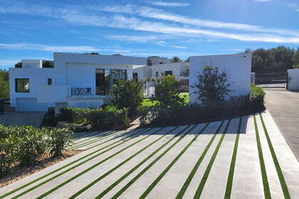 Cluster house for sale in Orihuela, Alicante. 