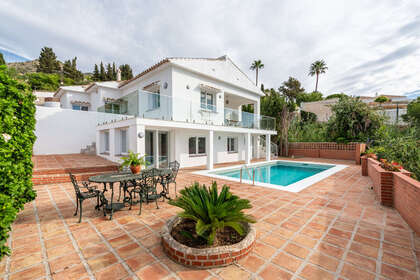 Cluster house for sale in Benalmádena, Málaga. 