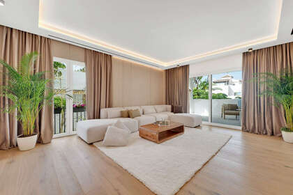 Apartment for sale in Nagüeles, Marbella, Málaga. 
