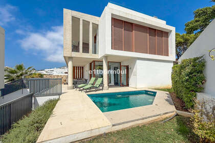 House for sale in Puerto Banús, Marbella, Málaga. 