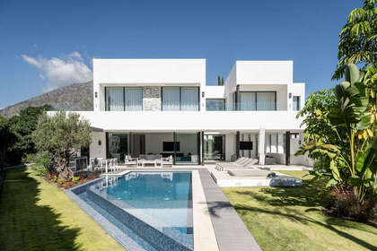 Таунхаус Продажа в Marbella, Málaga. 