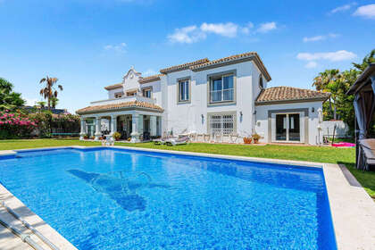 Таунхаус Продажа в Estepona, Málaga. 