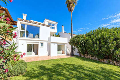 Таунхаус Продажа в Estepona, Málaga. 