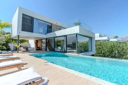 Таунхаус Продажа в Estepona, Málaga. 