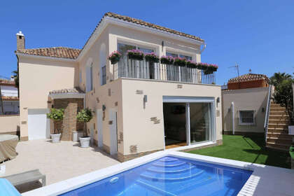 Таунхаус Продажа в San Pedro de Alcántara, Marbella, Málaga. 