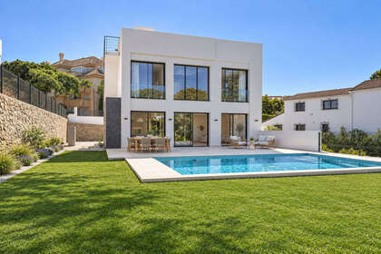 Таунхаус Продажа в Elviria, Marbella, Málaga. 