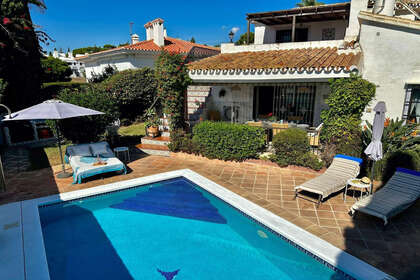 Таунхаус Продажа в Cala Del Moral, La, Málaga. 