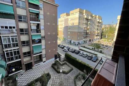 平 进入 Avenida Juan Pablo ii, Granada. 