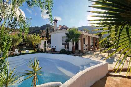 Villa venda em Arenas, Málaga. 