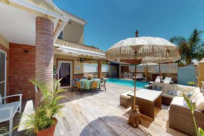 Villas til salg i Viñamálaga, Torre del mar. 