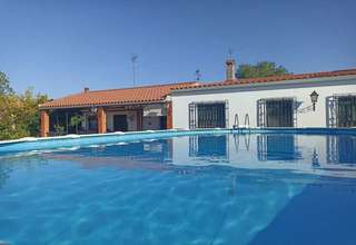 Chalet for sale in Almendralejo, Badajoz. 