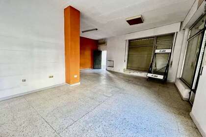 Commercial premise for sale in Almendralejo, Badajoz. 