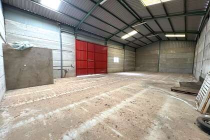 Warehouse for sale in Almendralejo, Badajoz. 