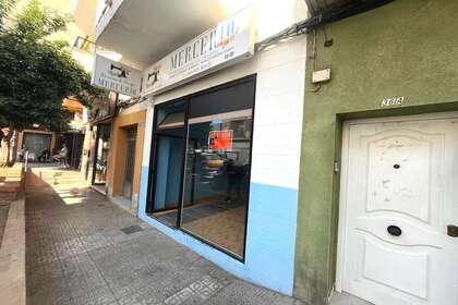 Commercial premise for sale in Almendralejo, Badajoz. 