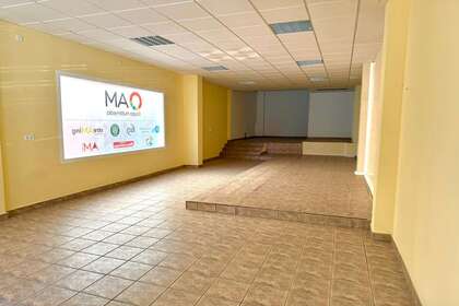 Commercial premise for sale in Almendralejo, Badajoz. 