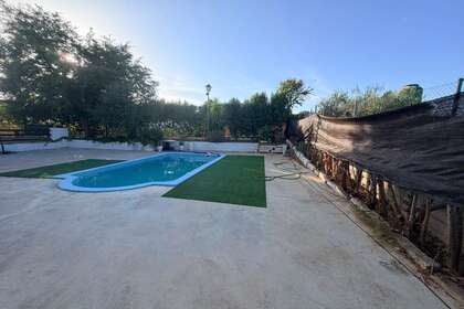 Chalet for sale in Almendralejo, Badajoz. 