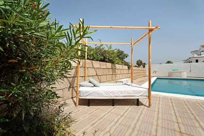private swimming-pool