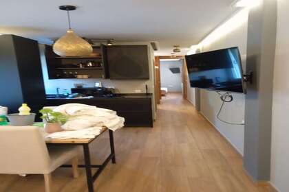 Flat for sale in El Carmen, Triana, Sevilla. 