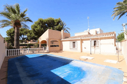 Chalet for sale in Orihuela-Costa, Alicante. 