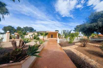 Villa for sale in Orihuela-Costa, Alicante. 