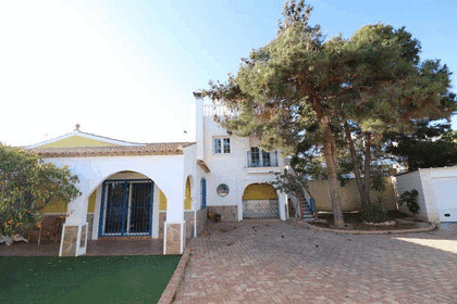 Chalet for sale in Orihuela-Costa, Alicante. 