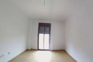 Flat for sale in Baños de la Encina, Jaén. 