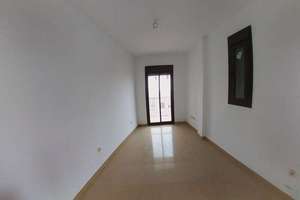 Flat for sale in Baños de la Encina, Jaén. 