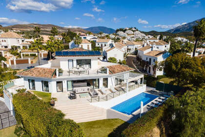 Chalet for sale in Nueva andalucia, Málaga. 