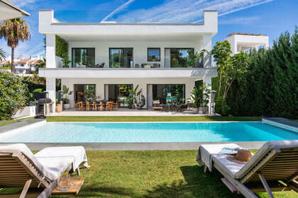 Chalets verkoop in Puerto Banús, Málaga. 