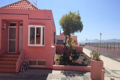 Duplex/todelt hus til salg i Las Palmas, Fuerteventura. 