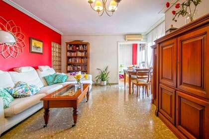 Flat for sale in Sevilla. 