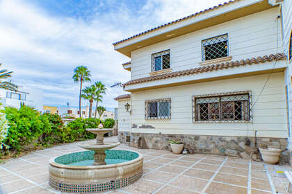 House for sale in Almería. 